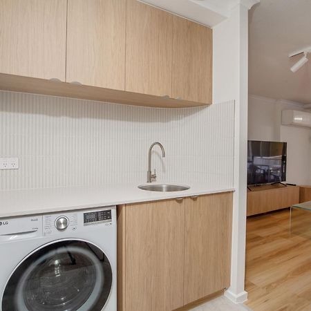 Crystal Beachfront Apartments Gold Coast Esterno foto