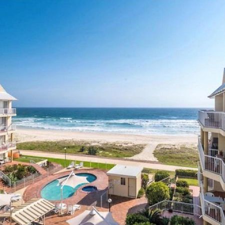 Crystal Beachfront Apartments Gold Coast Esterno foto