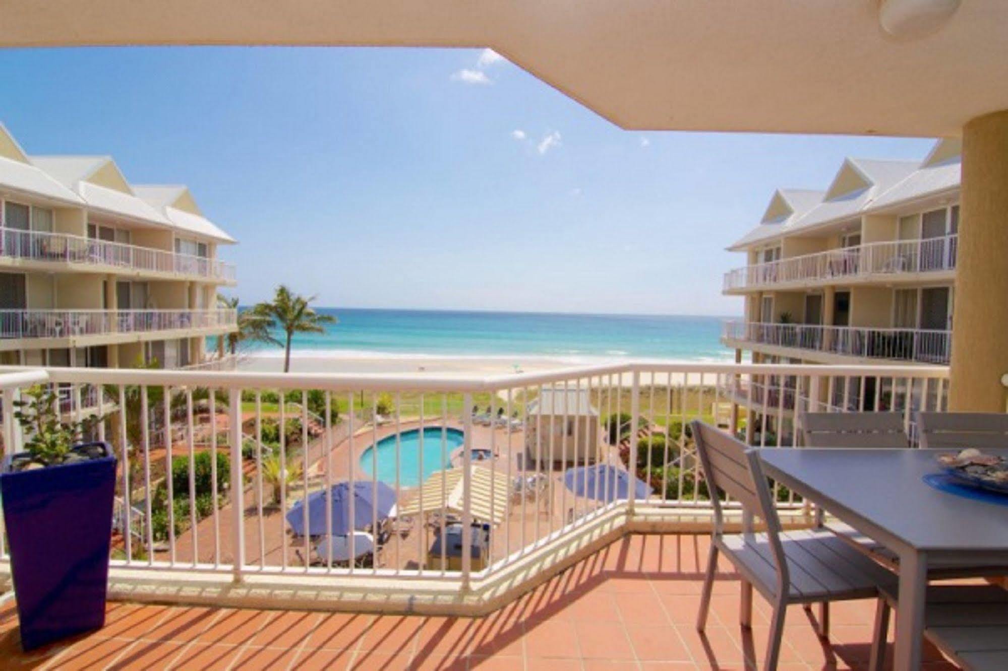 Crystal Beachfront Apartments Gold Coast Esterno foto