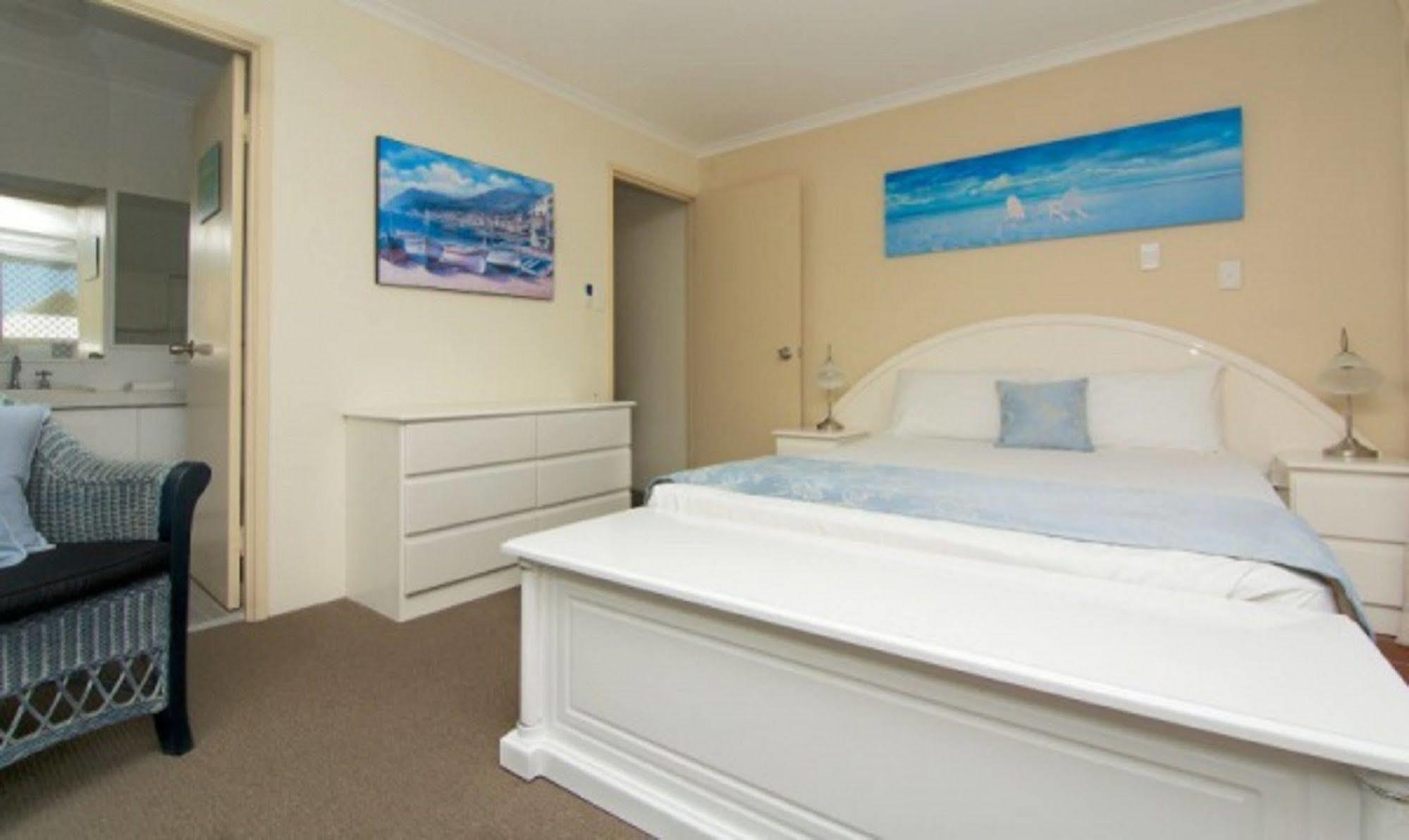 Crystal Beachfront Apartments Gold Coast Esterno foto
