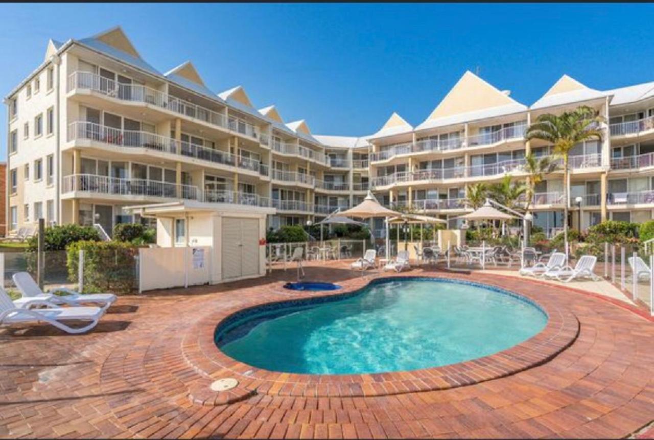 Crystal Beachfront Apartments Gold Coast Esterno foto